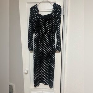 Lulus polka dot black and white midi dress with slit,
Never worn, size small.
